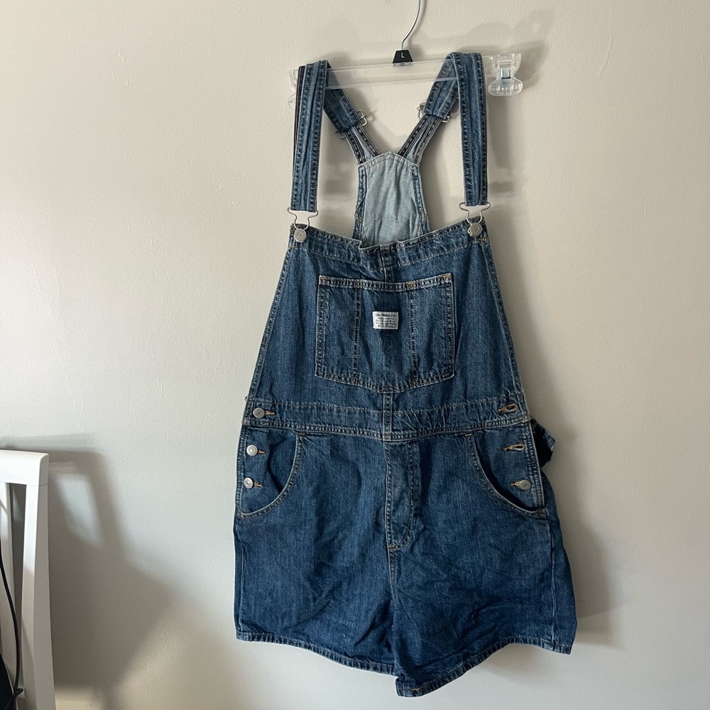 Levi’s overalls